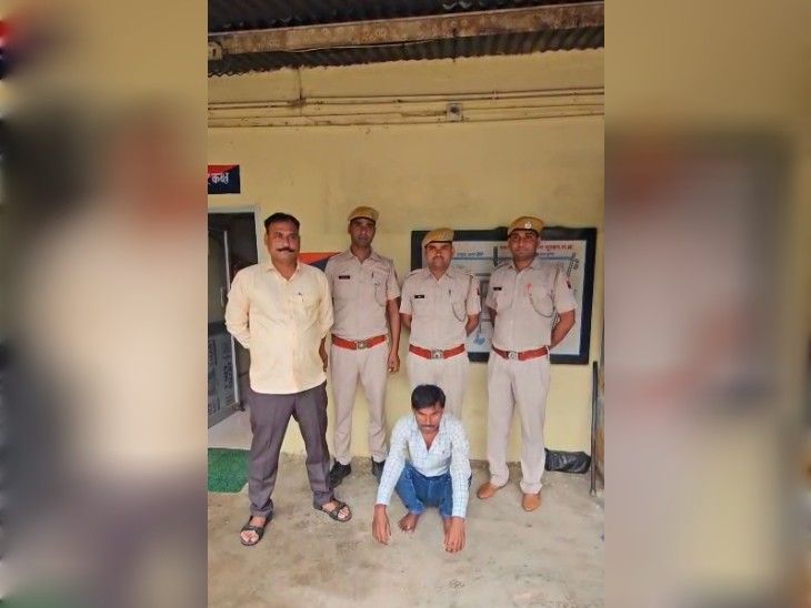 A wanted man with a reward of five thousand rupees was detained. | सवाई माधोपुर में ₹5000 का वांछित आरोपी डिटेन: मुखबिर की सूचना पर नाकाबंदी, साइबर अपराध मामले में जुड़े कई धाराओं में केस दर्ज – Sawai Madhopur News A wanted man with a reward of five thousand rupees was detained. | सवाई माधोपुर में ₹5000 का वांछित आरोपी डिटेन: मुखबिर की सूचना पर नाकाबंदी, साइबर अपराध मामले में जुड़े कई धाराओं में केस दर्ज – Sawai Madhopur News