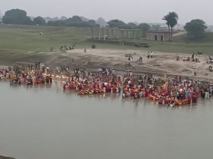 Chhath Puja is organized at Sonbarsa Ghat. | सोनबरसा घाट पर छठ पूजा का ...