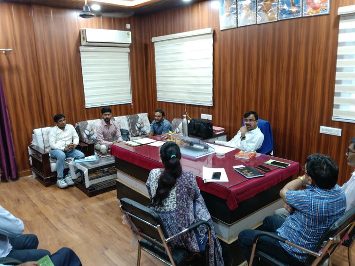 Meeting on Green Field Beawar-Bharatpur Expressway | ग्रीन फील्ड ब्यावर-भरतपुर एक्सप्रेस-वे पर मीटिंग: एसडीएम ने गठित टीम को दिए निर्देश, लालसोट उपखंड क्षेत्र के 28 गांवों से होकर गुजरेगा – Lalsot News Meeting on Green Field Beawar-Bharatpur Expressway | ग्रीन फील्ड ब्यावर-भरतपुर एक्सप्रेस-वे पर मीटिंग: एसडीएम ने गठित टीम को दिए निर्देश, लालसोट उपखंड क्षेत्र के 28 गांवों से होकर गुजरेगा – Lalsot News
