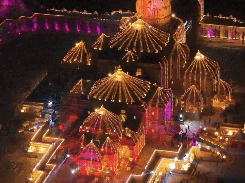 ayodhya. All work related to the darshan system of Ram temple completed | अयोध्या में राममंदिर का कंस्ट्रक्शन पूरा: परकोटे के 6 मंदिर बने, जटायू और गिलहरी की मूर्ति लगीं, PM मोदी 25 नवंबर को ध्वज लगाएंगे – Ayodhya News