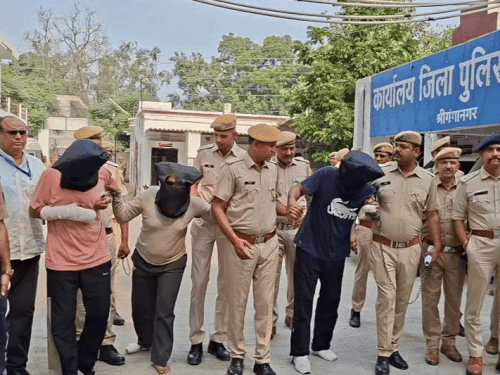 Rajasthan BJP Leader Daughter Robbery Case; Fake Police | Sriganganagar | फर्जी पुलिसकर्मी बनकर पूर्वमंत्री की बेटी के घर में घुसे: मारपीट और तोड़फोड़ कर स्कॉर्पियो से भागे, किराए पर गाड़ी लेकर की थी रैकी – Sriganganagar News Rajasthan BJP Leader Daughter Robbery Case; Fake Police | Sriganganagar | फर्जी पुलिसकर्मी बनकर पूर्वमंत्री की बेटी के घर में घुसे: मारपीट और तोड़फोड़ कर स्कॉर्पियो से भागे, किराए पर गाड़ी लेकर की थी रैकी – Sriganganagar News