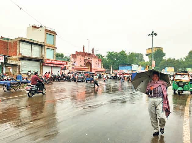 Cyclone Cyclone Affliction: Cold winds and showers throughout the day, temperature drops by 6 degrees | चक्रवर्ती तूफान का असर, दिनभर ठंडी हवाओं व फुहारों का दौर, तापमान में 6 डिग्री की गिरावट – Bayavar News Cyclone Cyclone Affliction: Cold winds and showers throughout the day, temperature drops by 6 degrees | चक्रवर्ती तूफान का असर, दिनभर ठंडी हवाओं व फुहारों का दौर, तापमान में 6 डिग्री की गिरावट – Bayavar News