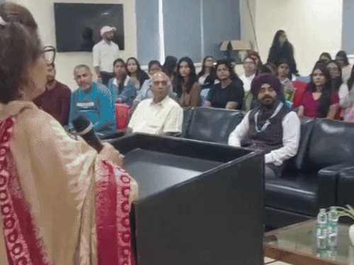 Suo motu cognizance of molestation incident, Women Commission team ...