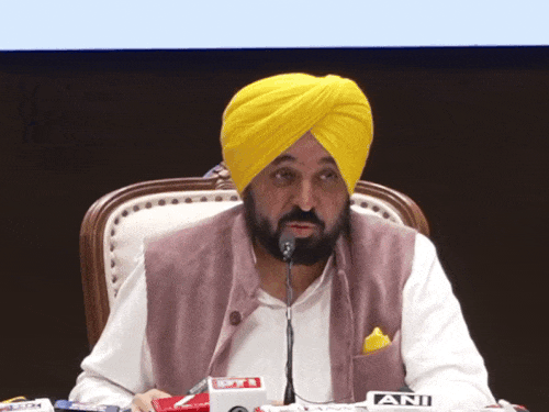 पंजाब CM का PM मोदी पर तंज:भगवंत मान बोले- दुनिया की जंगें रुकवा सकते हैं तो धुआं भी रुकवाएं- INA NEWS