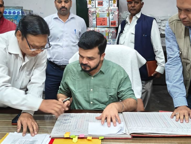 Rampur's new DM Ajay Dwivedi took charge.