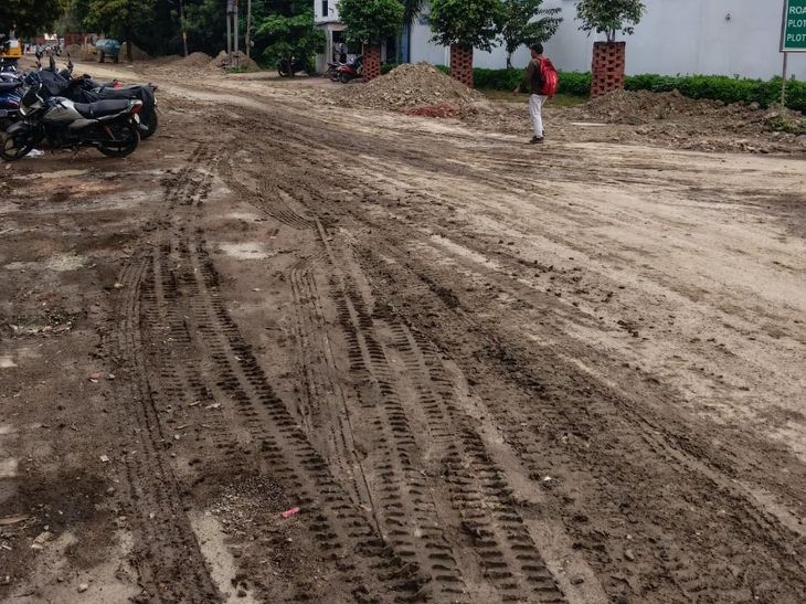 Road digging in the industrial area hinders loading and unloading