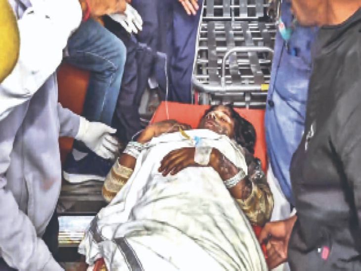 After Jaisalmer, sleeper bus accident in Jaipur | जैसलमेर के बाद जयपुर में स्लीपर बस हादसा: हाईटेंशन लाइन से बस में करंट, 2 की मौत… 3 सिलेंडर फटे – Jaipur News After Jaisalmer, sleeper bus accident in Jaipur | जैसलमेर के बाद जयपुर में स्लीपर बस हादसा: हाईटेंशन लाइन से बस में करंट, 2 की मौत… 3 सिलेंडर फटे – Jaipur News