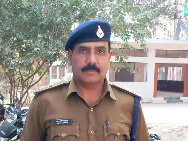 Datia's Depar police station in-charge Amar Singh Gurjar has been line ...