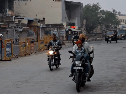 सीकर में सुबह हल्का कोहरा और बादल छाए:  लोगों ने गर्म कपड़े पहनना शुरू किए,4-5 दिन ऐसा ही मौसम रहेगा – Sikar News