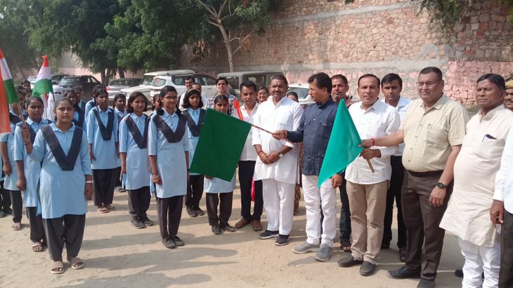 The personality and achievements of the former Prime Minister were discussed; youth ran for national unity in Run for Unite. | पूर्व प्रधानमंत्री के व्यक्तित्व व कृतित्व के बारे में बताया, राष्ट्रीय एकता के लिए रन फोर यूनिट में युवाओं ने लगाई दौड़ – Balotra News The personality and achievements of the former Prime Minister were discussed; youth ran for national unity in Run for Unite. | पूर्व प्रधानमंत्री के व्यक्तित्व व कृतित्व के बारे में बताया, राष्ट्रीय एकता के लिए रन फोर यूनिट में युवाओं ने लगाई दौड़ – Balotra News