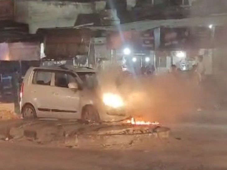 Moving car catches fire in Baghpat