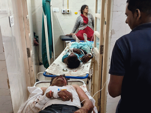 फलोदी में ट्रोले ने टैंपो को मारी टक्कर,तीन की मौत:  फसल काटने के लिए खेत पर जा रहे थे, मध्यप्रदेश के 13 लोग घायल – Phalodi News