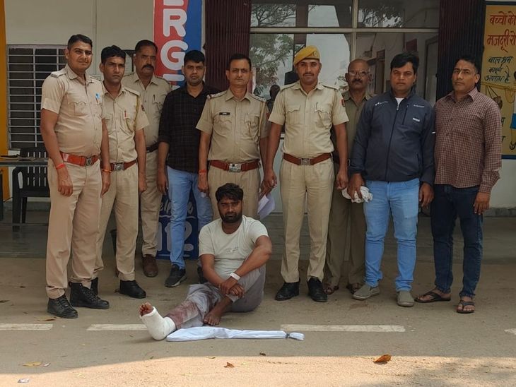 Criminal accused of shooting constable arrested Dholpur Rajasthan | कॉन्स्टेबल को गोली मारने का आरोपी बदमाश गिरफ्तार: धौलपुर पुलिस ने 25 हजार के इनामी को धरा, देसी कट्टा और कारतूस बरामद – Dholpur News