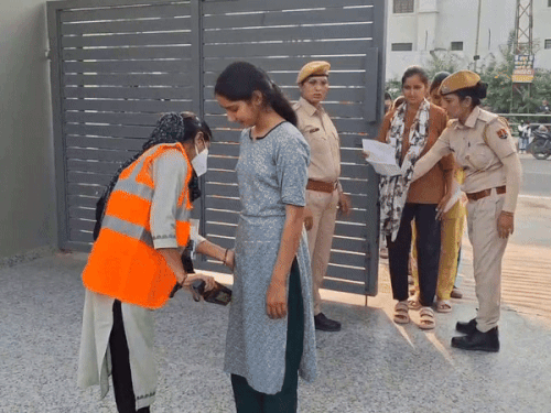 Jhunjhunu’s culture shines in VDO exam | VDO परीक्षा में झुंझुनू की संस्कृति का जलवा: चिड़ावा के नानूराम राणा का ‘ख्याल’ बना प्रश्न, शेखावाटी लोक नाट्य शैली के प्रवर्तक नानूराम पर केंद्रित था प्रश्न – Jhunjhunu News