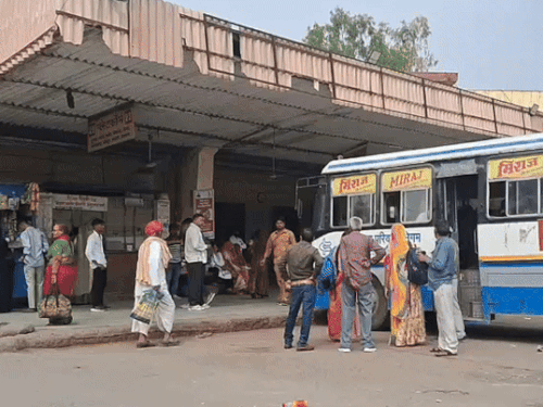 Kanthi stolen from Jodhpur woman’s neck in Ajmer | अजमेर में जोधपुर की महिला के गले से कंठी चोरी: बस स्टैंड पर चोर गिरोह सक्रिय, भीड़भाड़ के बीच वारदात अंजाम – Ajmer News