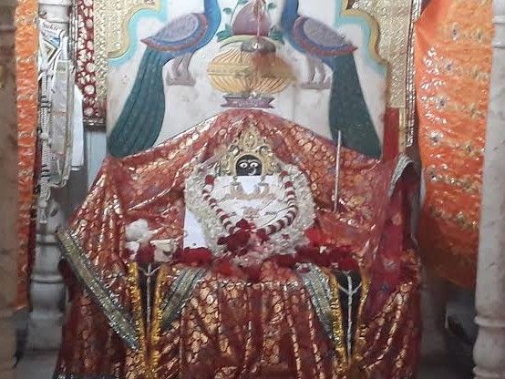 A huge fair is being held at Radha Rani Mansarovar in Mathura tomorrow.