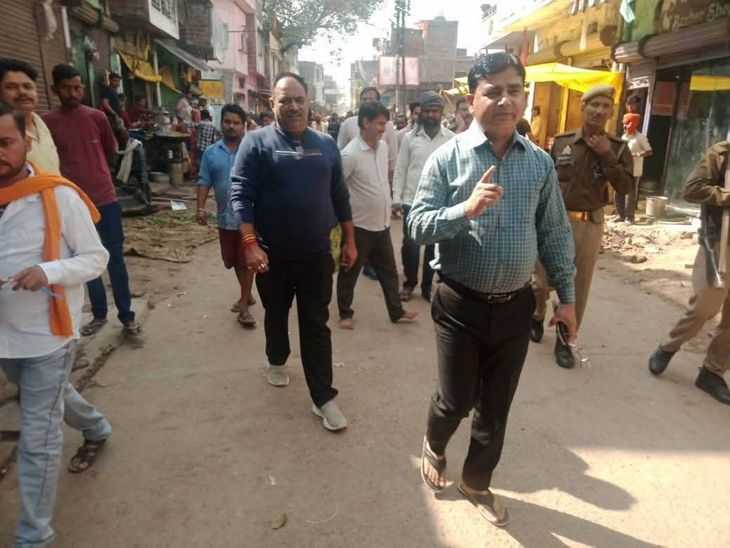 The Sub-Divisional Magistrate inspected the arrangements at the Rajapur ...