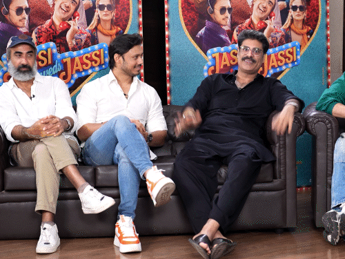 ‘जस्सी वेड्स जस्सी में दिखेगा कॉमेडी-रोमांस का कॉम्बो:  सुदेश, सिकंदर-हर्षवर्धन की तिकड़ी तैयार हंसाने को, स्टार्स बोले- फिल्म को न कहने की वहज नहीं थी