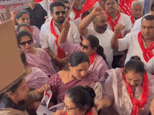 Sindhi community’s anger erupted in Chittorgarh | चित्तौड़गढ़ में सिंधी समाज का आक्रोश फूटा: भगवान झूलेलाल के अपमान से भड़का सिंधी समाज, अमित बघेल का जलाया पुतला – Chittorgarh News