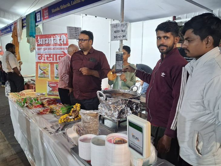 जयपुर न्यूट्रीफेस्ट 2025 में गूंजा ‘वंदे मातरम’:  फेस्ट के दूसरे दिन नवाचार, संस्कृति और देशभक्ति की झलक, युवाओं ने प्रस्तुत किए इनोवेशन – Jaipur News