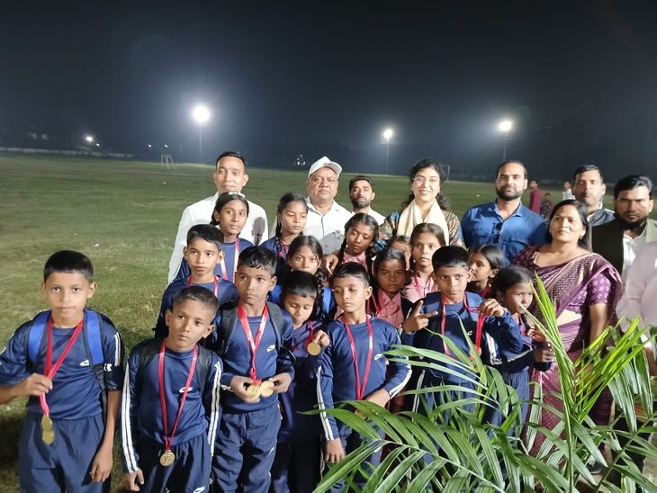 Rajapur children won 4 gold medals | रजापुर के बच्चों ने जीते 4 गोल्ड ...