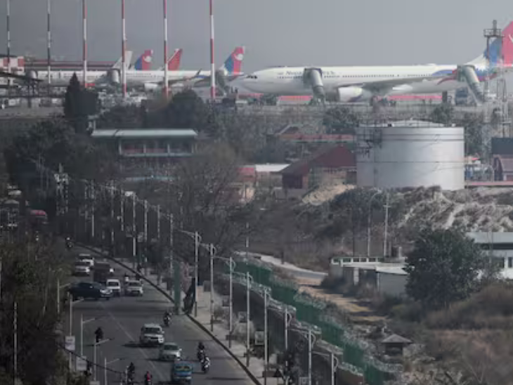 काठमांडू एयरपोर्ट पर सभी उड़ानें रोकी गईं:3 घंटे बाद भी टेक्निकल प्राब्लम हल नहीं; 100 अंतराराष्ट्रीय 250 घरेलू फ्लाइट्स पर असर