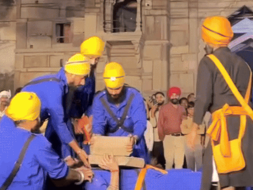 Prakash Parv procession started in Ramnagar, Varanasi | वाराणसी के ...