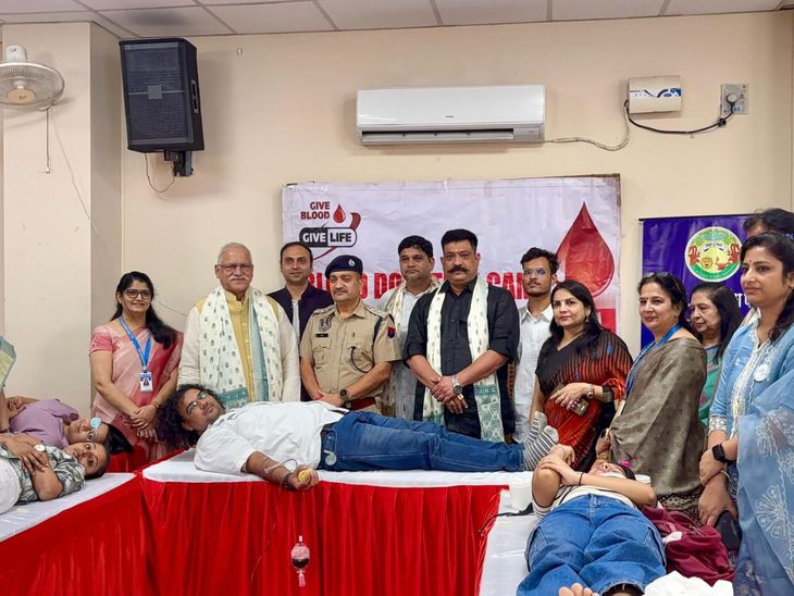 Voluntary blood donation camp organised in Jaipur | जयपुर में स्वैच्छिक रक्तदान शिविर आयोजित: युवाओं ने उत्साहपूर्वक किया रक्तदान, कई गणमान्य लोग रहे मौजूद – Jaipur News
