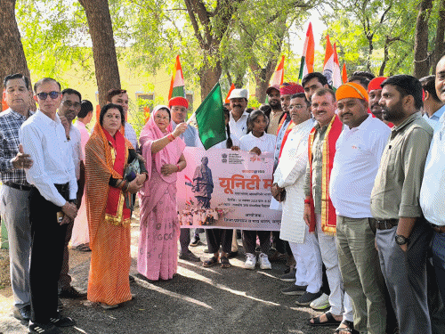 Unity March on the 150th birth anniversary of Sardar Patel in Salumbhar | सलूंबर में सरदार पटेल की 150वीं जयंती पर यूनिटी मार्च: तीन किलोमीटर लंबी निकाली पद यात्रा, 1200 से अधिक युवाओं ने दिया एकता-आत्मनिर्भरता का संदेश – Salumber News