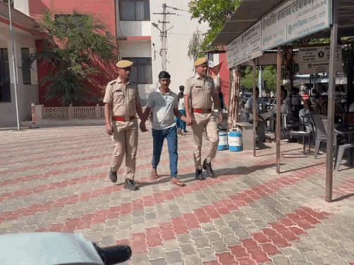 Attempted rape by stripping a minor | नाबालिग से रेप का प्रयास, आरोपी को 5-साल की कैद: झाड़ियों में ले जाकर दरिंदगी करना चाहता था, पीड़िता ने भागकर बचाई थी जान – Jalore News