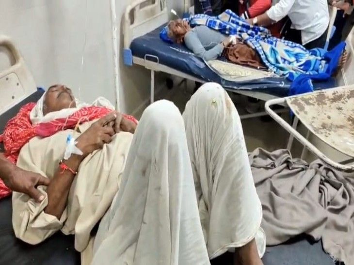 Middle-aged man killed, 14 injured as tractor trolley overturns