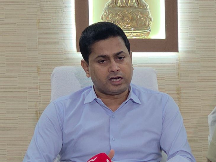 बेतिया में ईवीएम वाहनों के लिए यातायात बदला:  प्रशासन ने जारी किए अस्थायी रूट , EVM वाहन ही जा सकेंगे बाजार समिति की ओर – Bettiah (West Champaran) News