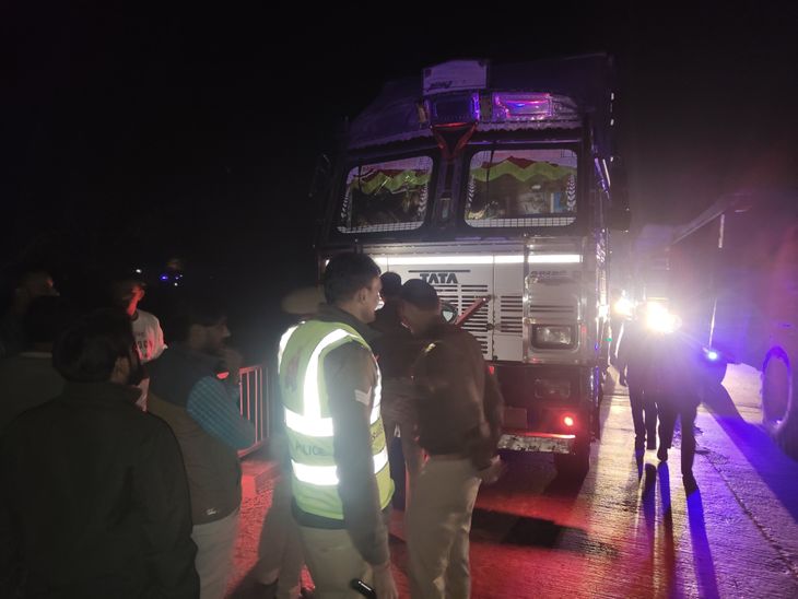 Truck thief jumps into Sotnadi to escape from police