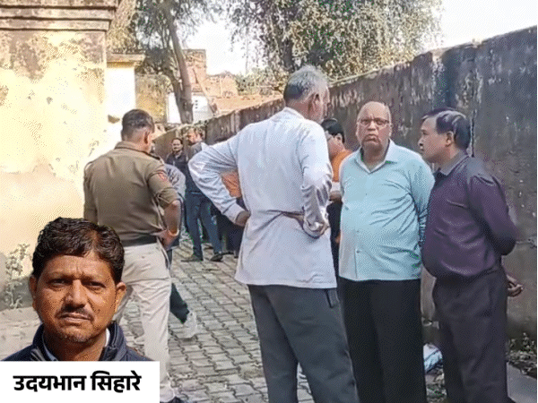 Datia: School Teacher Ends Life Over BLO Work Pressure in Salona B Village | टीचर ने स्कूल के वॉशरूम में फांसी लगाकर सुसाइड किया: दतिया में परिजन का आरोप- एसआईआर के काम का दवाब था, मोबाइल चलाना नहीं आता था – datia News