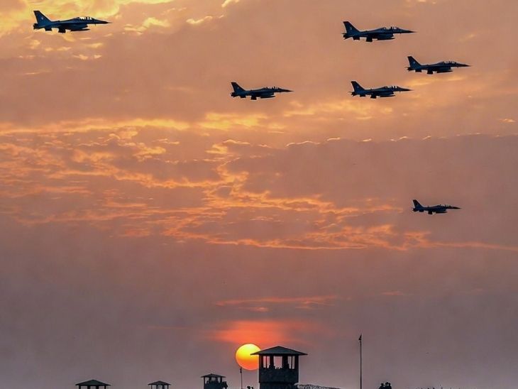 delhi blast pakistan airforce border alert foreign travel advisory | दिल्ली धमाके के बाद पाकिस्तानी वायुसेना अलर्ट: फाइटर जेट राजस्थान बॉर्डर पर गश्त कर रहे; ब्रिटेन की एडवाइजरी- लोग भारत-PAK बॉर्डर से 10KM दूर रहें