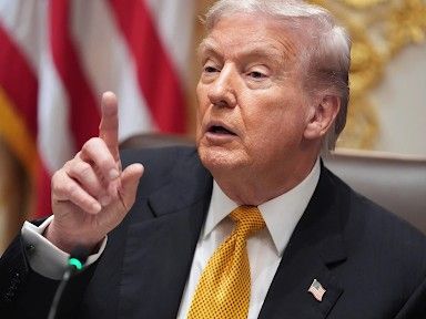 BBC की ट्रम्प से माफी, मुआवजा देने से इनकार किया:कहा- राष्ट्रपति को कोई नुकसान नहीं; एडिटेड वीडियो चलाने पर ₹8400 करोड़ का नोटिस मिला