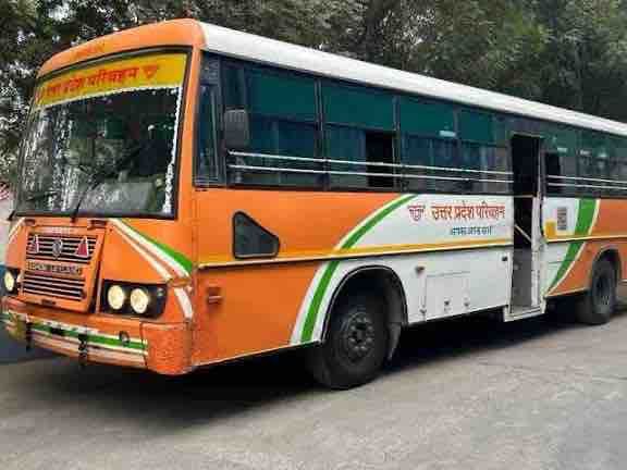 New expressway bus service starts from Gorakhpur to Lucknow