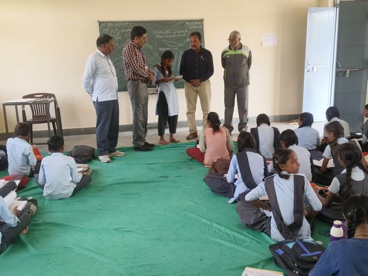Show cause notice issued to Aklera CBEO jhalawar Rajasthan | अकलेरा ...