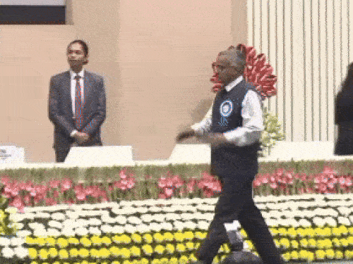 President Murmu Honors Uttarakhand Jal Prahari Mohan Chandra Kandpal National Water Award News Update | अल्मोड़ा के कांडपाल को राष्ट्रपति ने दिया राष्ट्रीय जल पुरस्कार: सम्मान पाने वाले राज्य के पहले व्यक्ति, जल स्रोतों को फिर से जिंदा किया – Almora News