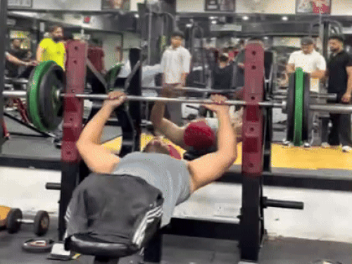 बचपन में पैर कटे, जिम में उठाया 140Kg वेट:  पैरालिंपिक में मेडल जीतना सपना; बहनों की पढ़ाई के लिए लुधियाना में शॉप पर काम करते अमनदीप – Ludhiana News