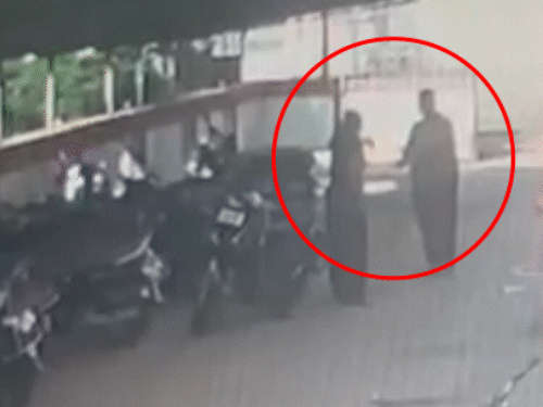 पत्नी को गोली मारकर खुद को शूट किया…VIDEO:  राजकोट में 4 दिन पहले हुई थी वारदात, पत्नी के भतीजे से थे अवैध संबंध