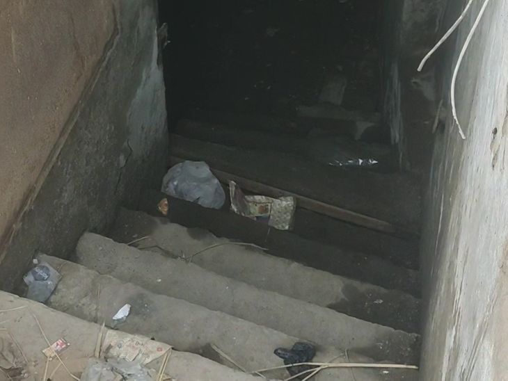 Highway side drain overflows in Uruva | उरुवा में राजमार्ग किनारे नाली ...