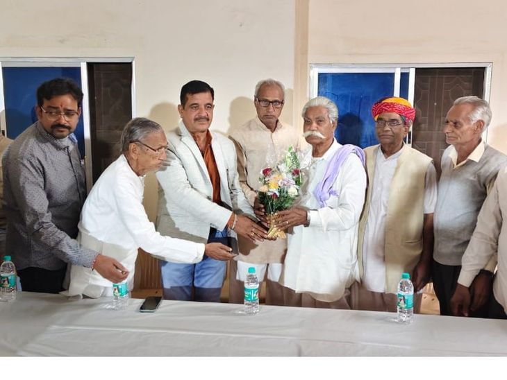 Farewell to Napasar Police Station Officer Laxman Singh Suthar
