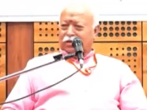 Bhagwat said – RSS is not against anyone | भागवत बोले- RSS किसी के खिलाफ नहीं: संघ न राजनीति करता है, न किसी संगठन को दूर से नियंत्रित करता है