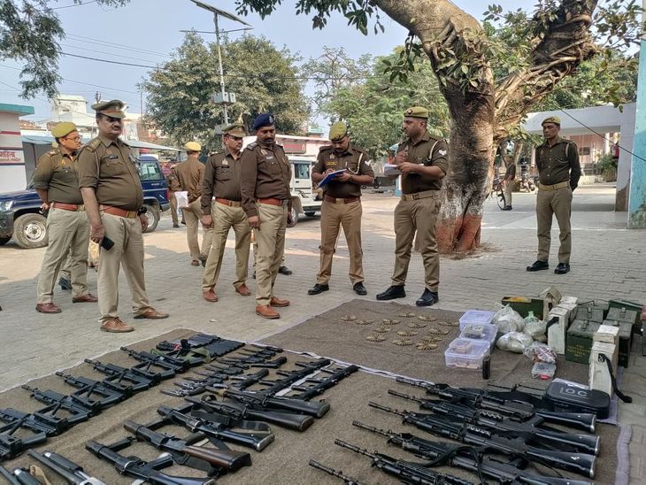 Circle Officer inspected Sikandra Rao police station.