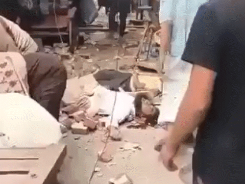 बांग्लादेश में 5.7 तीव्रता का भूकंप, 3 मौतें:आयरलैंड-बांग्लादेश क्रिकेट मैच रूका, 10 मंजिला इमारत झुकी; कोलकाता तक महसूस हुए झटके