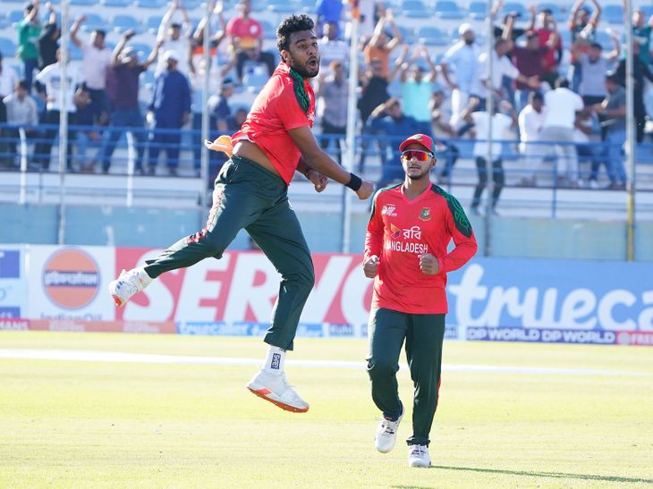 राइजिंग स्टार्स एशिया कप के सेमीफाइनल में भारत बांग्लादेश से हार गया: उन्होंने आखिरी गेंद पर 3 रन बनाकर मैच टाई कर दिया, सुपर ओवर में एक भटके हुए शॉट के कारण हार गए।