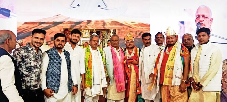 Bhaiji family received the prestigious Singhai Samman of Jain community