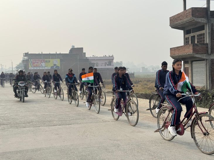 Cycle rally on NCC Day in Chandauli