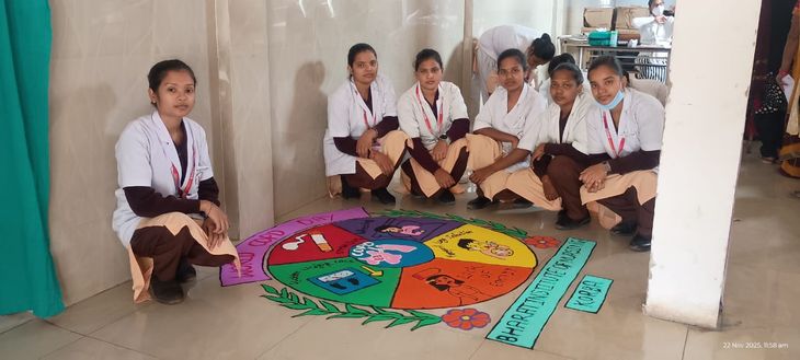 Girls made Rangoli and explained the importance of respiratory health.